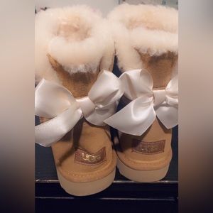 Ugg Mini Bailey Bow Glimmer
Faux Fur Lined Boot